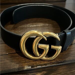 Gucci belt - excellent condition - size 32